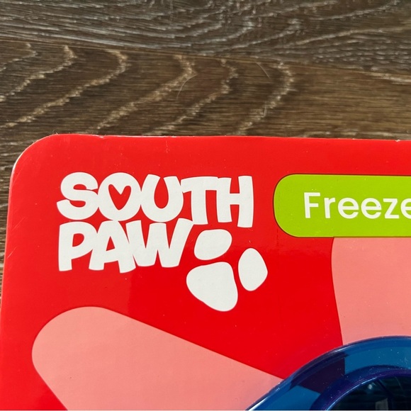 FreezePawps 2 Toys and Freeze Tray
SOUTH PAW - Picture 6 of 6